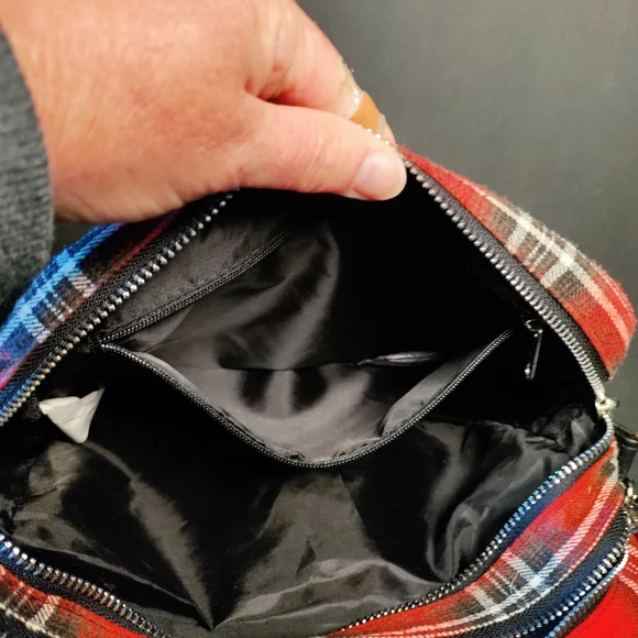 A RED PLAID PURSE⭐ - Picture 3 of 10